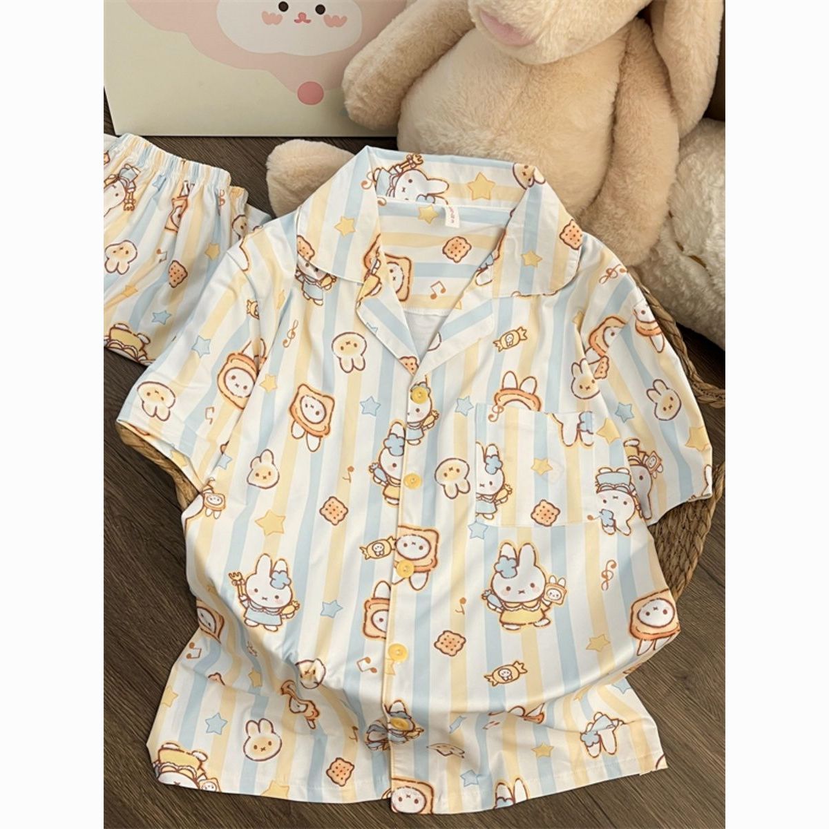 Summer Away Clothing - ライセンス取得済みミッフィーかわいい漫画クッキープリント青黄色ストライプ半袖パジャマセット女性用夏用ホームウェアラウンジウェア