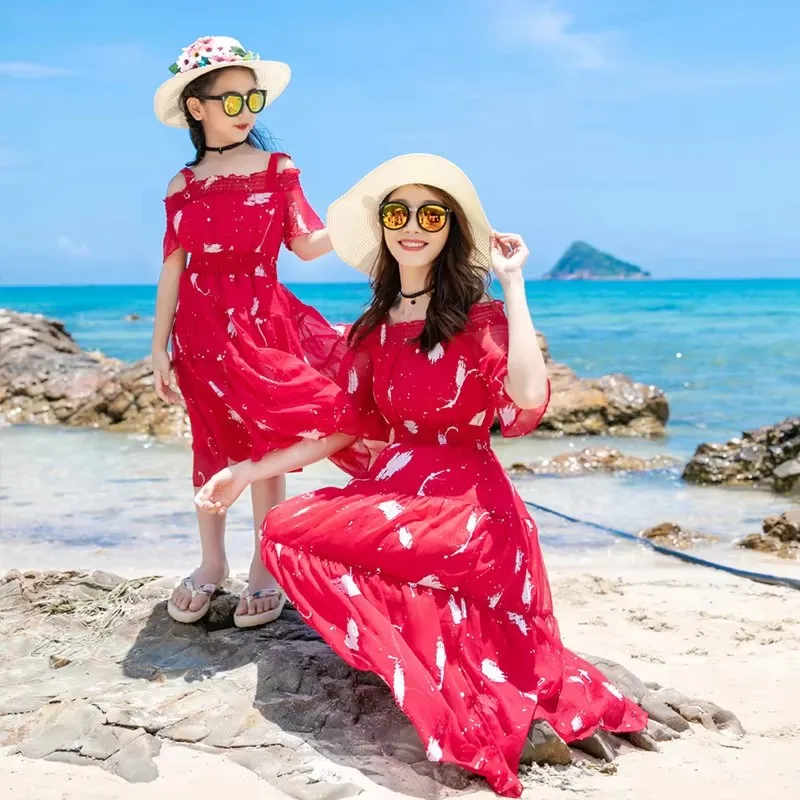 ホリデー休暇ルック 家族お揃いの服 ビーチ 娘とママのドレス - Summer Dresses Yours Clothing のレビューと価格