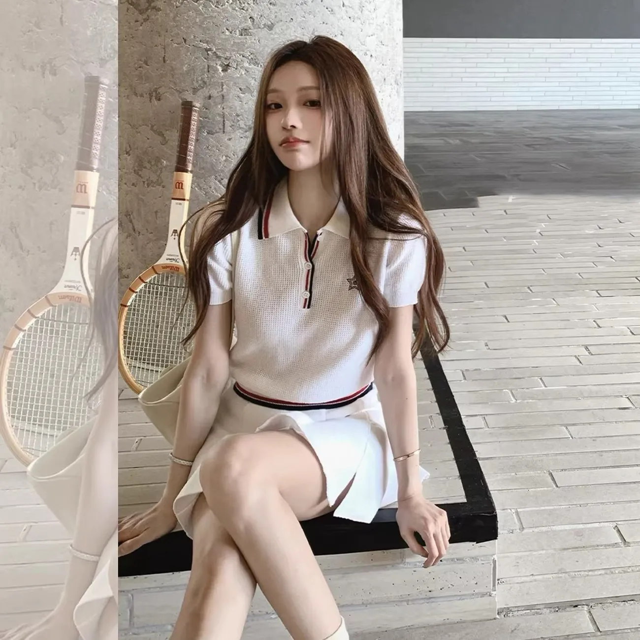夏の女性用テニスシリーズワッフルニットウェアゴルフポロスカー - Summer Golf Clothing のレビューと価格